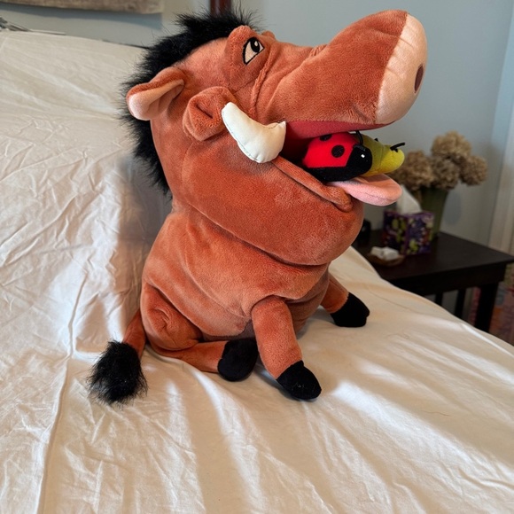 Disney Store The Lion King 16" Pumbaa Plush Stuffed Animal Toy - Picture 6 of 7